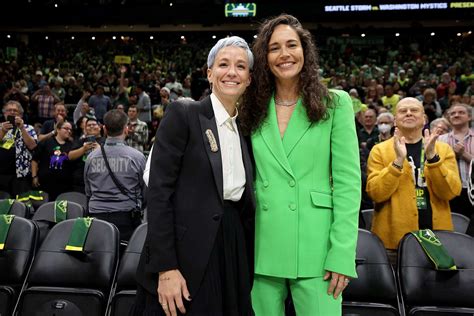 Megan Rapinoe, Sue Bird Detail Relationship, Cover。